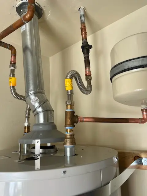 Water heater installation and plumbing repair in Alta Vista Area